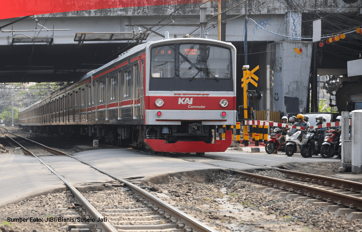 Wacana kenaikan tarif KRL Jabodetabek menjadi sorotan sejumlah pihak./ (Sumber foto: JIBI/Bisnis/Suselo Jati)