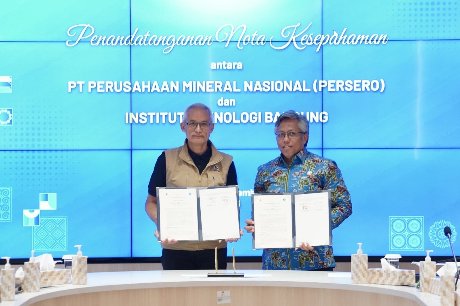 Kembangkan Industri Mineral Indonesia, Perminas Jalin Kolaborasi Riset & Teknologi dengan ITB